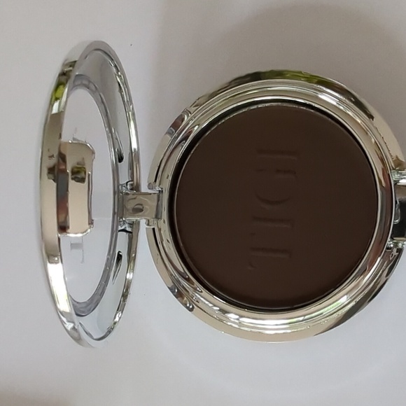 TIGI Professional Eyeshadow High Density, Emerald Green, Chocolate Kiss, Vanilla - Picture 5 of 10